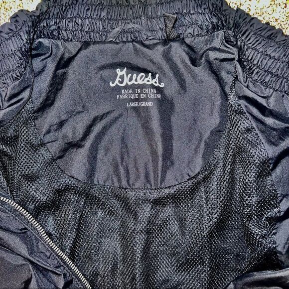 Black GUESS cropped cinched jacket with zipper and pockets - Picture 2 of 4